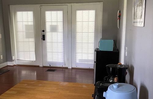 Albany House | Private, Quiet 1 bed. 1 bath and 1 extra room.”Cozy Forever”, close to Phoebe.