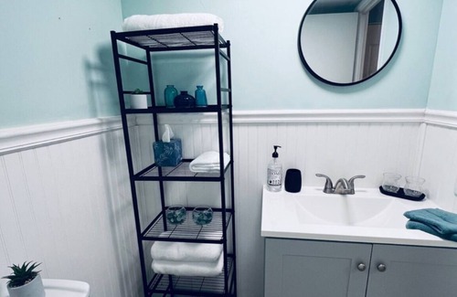 Northeast Philadelphia Condo | Private Quiet Apartment in Gated Community Close to River and Transportation
