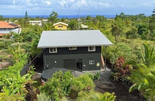 Kehena House | Private, quiet, ocean view home. 5 minutes from the beach!
