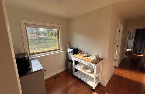 Superior House | Private quiet suite Original Town Superior