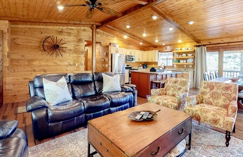 Cullowhee Cabin | Private retreat amongst the trees with scenic deck, grill, firepit, & game room