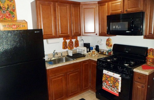 Crestwood Apartment | Private Retreat. Apartmnt in DC- 3 miles to the White House. Pets are welcome!