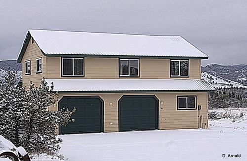 Choteau House | Private Retreat in the Rocky Mountain Front with a Million Dollar View
