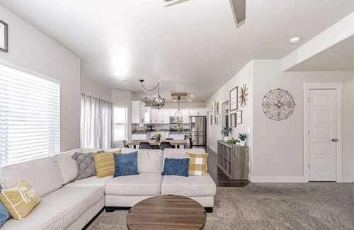 Rexburg House | Private Rexburg 5 Bedroom Home with Bonus Loft The