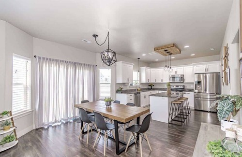 Rexburg House | Private Rexburg 5 Bedroom Home with Bonus Loft The
