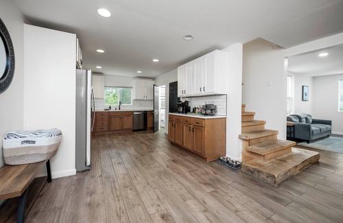 Campton Cabin | Private Ridgetop Retreat RRG: Hot Tub & Dogs OK