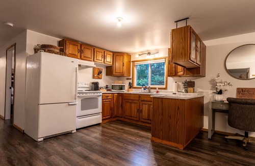 Port Alberni House | Private river front house ncalling all families looking for a perfect getaway.