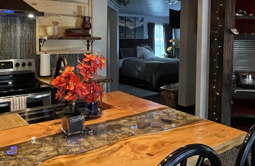 Idaho City Cabin | Private Romantic Luxury Suite with 71’ Copper Soaking Tub