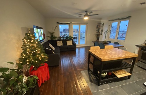Queens Apartment | Private Rooftop Terrace - Amazing Views - 3 Bed Apt in Bushwick