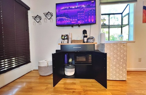 Haw Creek Apartment | Private Room 1bedroom/bathroom suite W/private porch, firepit, Hot tub & Pool!