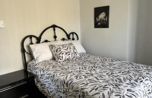 Mauricie House | Private Room 5 In A Spacious 5-bedroom Home