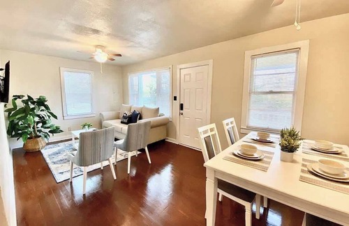 Griffin Heights House | Private Room - Charming 1954 House Blocks from FSU