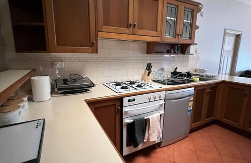 McKinnon Apartment | Private Room close to Monash &City - 5min to train