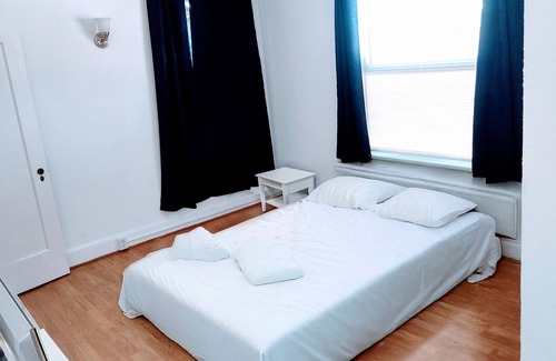 Berkeley Apartment | private room in 3 bedroom unit 1 block from UCB. fully furnished, remodeled