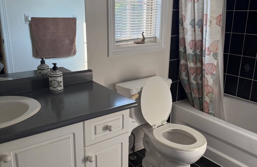 Brampton West House | Private Room in Brampton