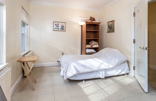 Lancaster House | Private Room in Grand Estate w/ Separate Entrance