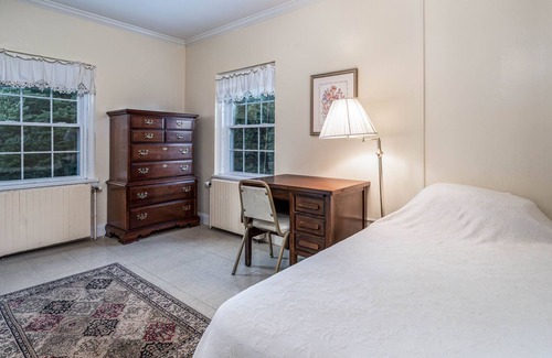Lancaster House | Private Room in Grand Estate w/ Separate Entrance