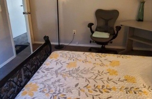 Worcester House | Private room in shared home