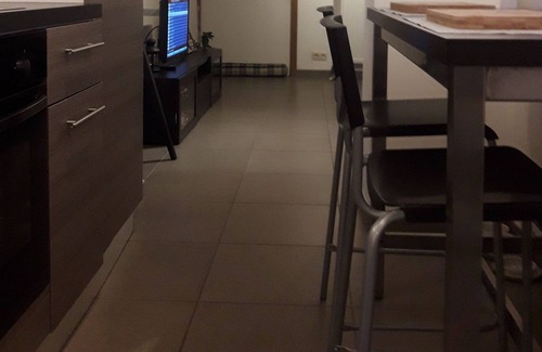 Nimy Bed & Breakfast | Private room in shared apartment. Very bright and spacious apartment