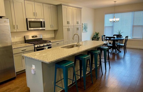 Belmont House | Private Room in Spacious & Modern Townhouse