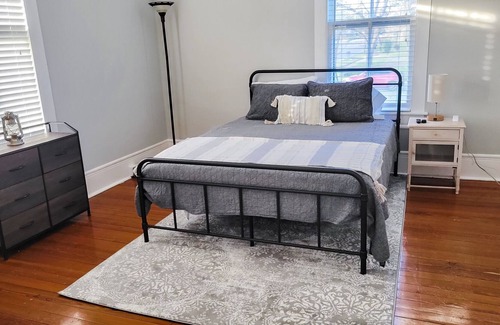 Eastman Cottage | Private Room inside The Cottage on 5th downtown Eastman
