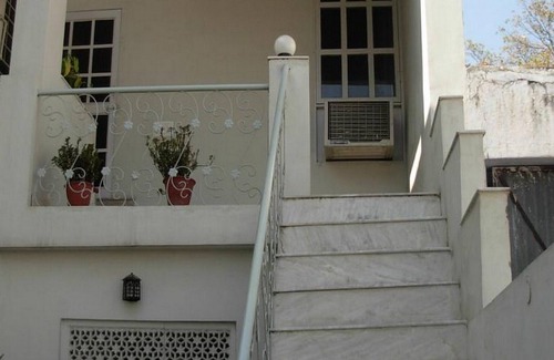 Jaipur House | Private Room near Birla Mandir
