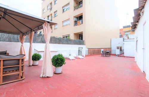 Sants-Badal Apartment | Private room no. 6 with terrace 200 m2.