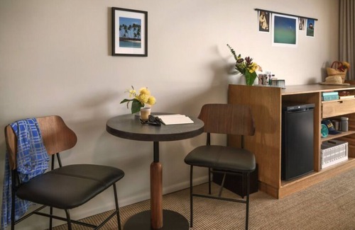 Historic Kailua Village House | Private Room with Access to Pool, Garden Yoga & Island Adventures