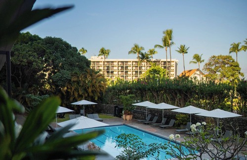 Historic Kailua Village House | Private Room with Access to Pool, Garden Yoga & Island Adventures