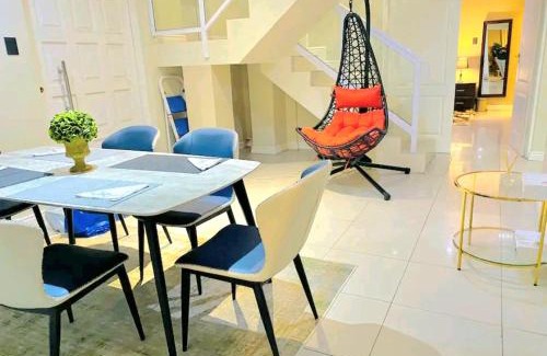 Summerstrand House | Private Rooms - home-stay