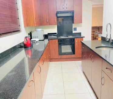 Summerstrand House | Private Rooms - home-stay