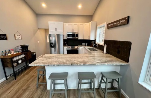 Stanton Cabin | Private RRG Retreat w/Hot Tub & Game Room