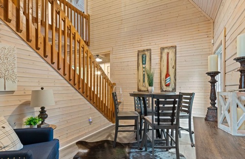 Smithville Cabin | Private, Rustic Luxury at Center Hill Lake!
