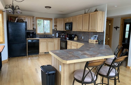 Fairplay House | Private Rustic Mountain Cabin with Million-dollar views of the Mountains!