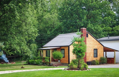Stow Cabin | Private Rustic Venue with Cabins