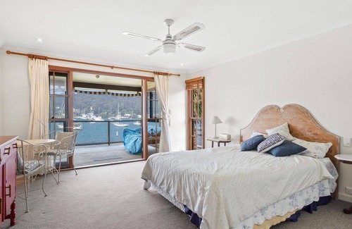 Pretty Beach Central Coast House | Private Sands - 180 degree water views