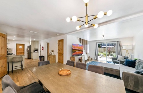North Upper Truckee House | Private Sauna and Hot Tub, Game Room, 10 Guests + Extra Kids 5 Years Old and Younger, Pet Friendly