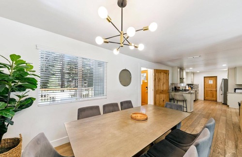 North Upper Truckee House | Private Sauna and Hot Tub, Game Room, 10 Guests + Extra Kids 5 Years Old and Younger, Pet Friendly