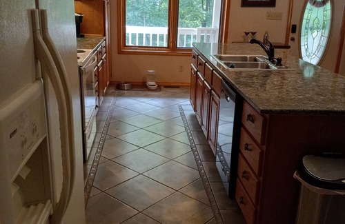 Van Buren House | Private scenic Ozark Mountain retreat near beautiful Current River; sleeps 1-10!