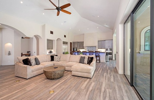 Bermuda Dunes House | Private Secluded Paradise Resort: Family Estate/9 Bedroom Suites/11 Bathrooms