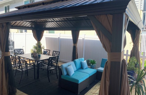 Island Estate House | Private second story, two bedroom 2 full bath bungalow Private courtyard patio