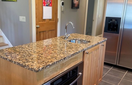 Killington House | Private Ski House 5 min drive to Ski/Golf Walking distance to restaurants/shops/market/bars