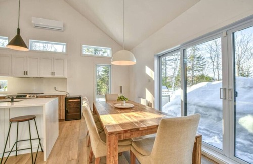 Argenteuil Regional County Municipality Ski Chalet | Private Spa,Pool,Sauna | Hiking | Le Montagnard
