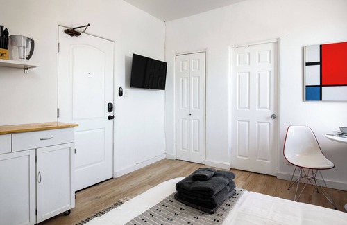 Westlake Apartment | Private Space You'll Enjoy! Welcome!