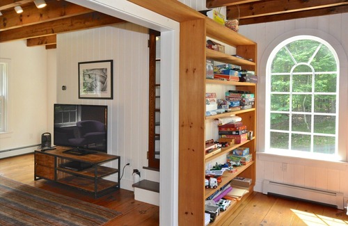 West Hurley House | Private Spacious 4BR Home Catskills Mountain Nature Large Yard close toWoodstock