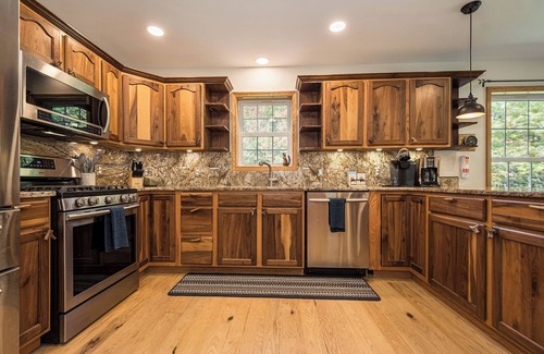Thayerville House | Private & Spacious 8-bedroom lodge with amazing outdoor space and game room