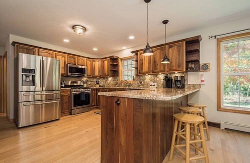 Thayerville House | Private & Spacious 8-bedroom lodge with amazing outdoor space and game room