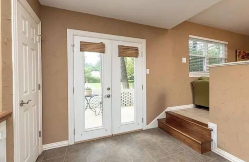 Bedford Apartment | Private, Spacious Guesthouse by DFW Airport
