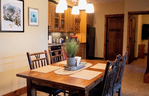Jay House | Private, Spacious Mountain View Cabin Minutes Away from Whiteface & Lake Placid