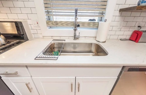 Arborview Neighborhood Apartment | Private, Spacious, Updated - Walk to Downtown